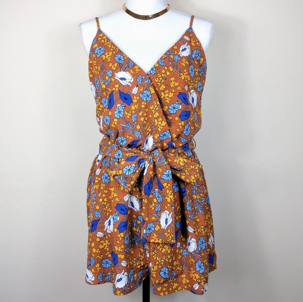 SOLD*NWT Floral Wrap Belt Tie Romper - Picture 1 of 8